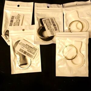 Veezoom 5 Pack of Silicone AirTag Keychain Holder Cases